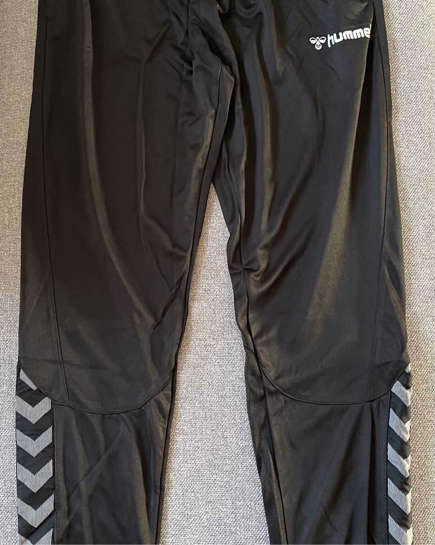Hummel sweatpants · Tise