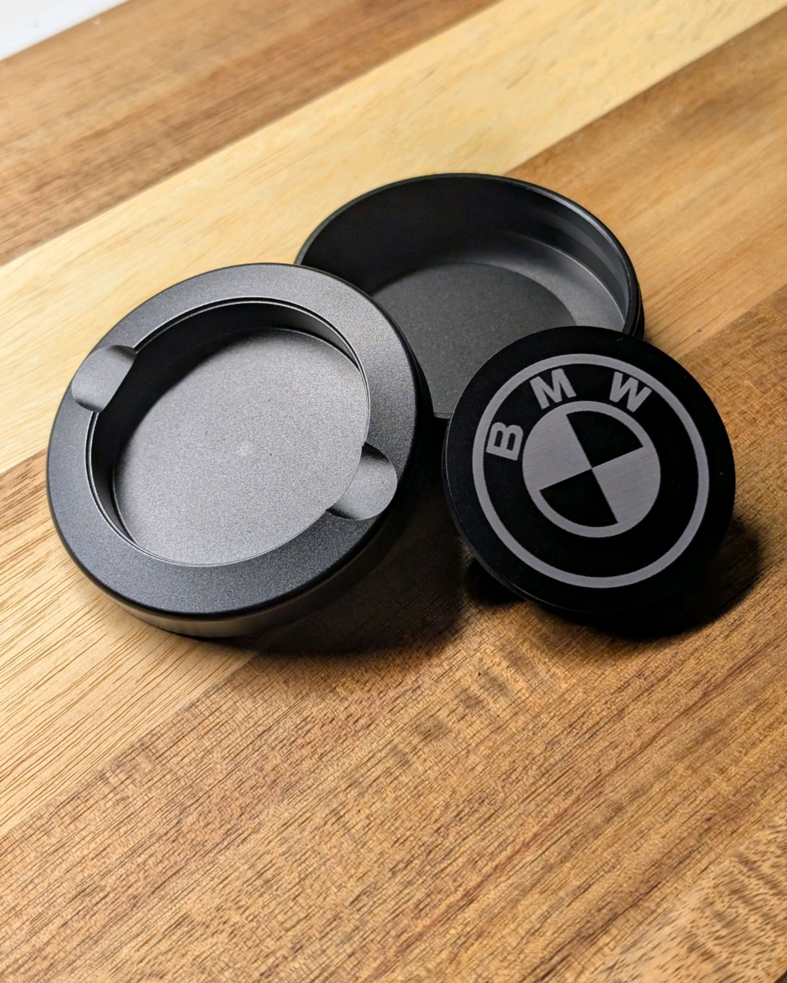 BMW Snusboks · Tise