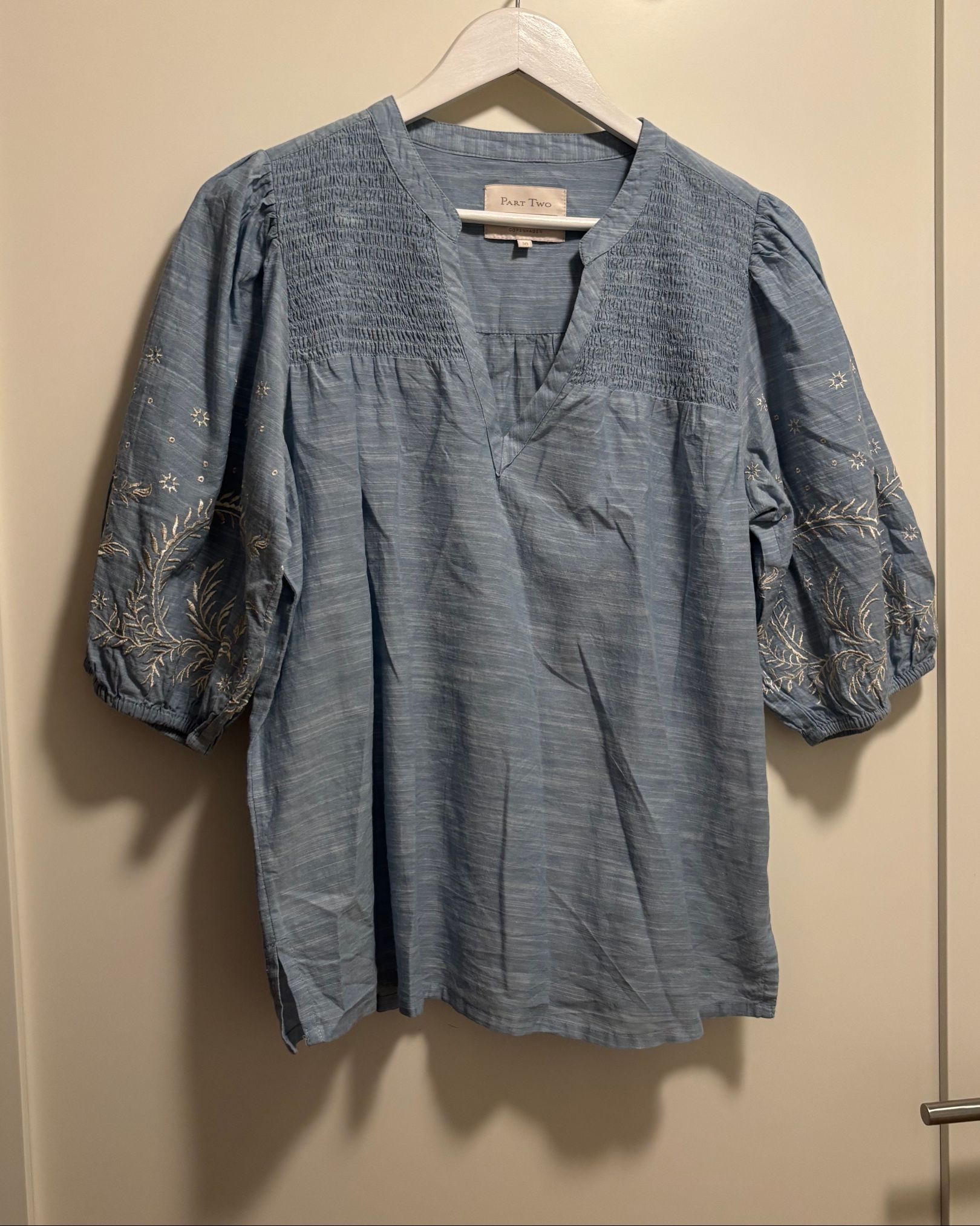 Blå bluse · Tise