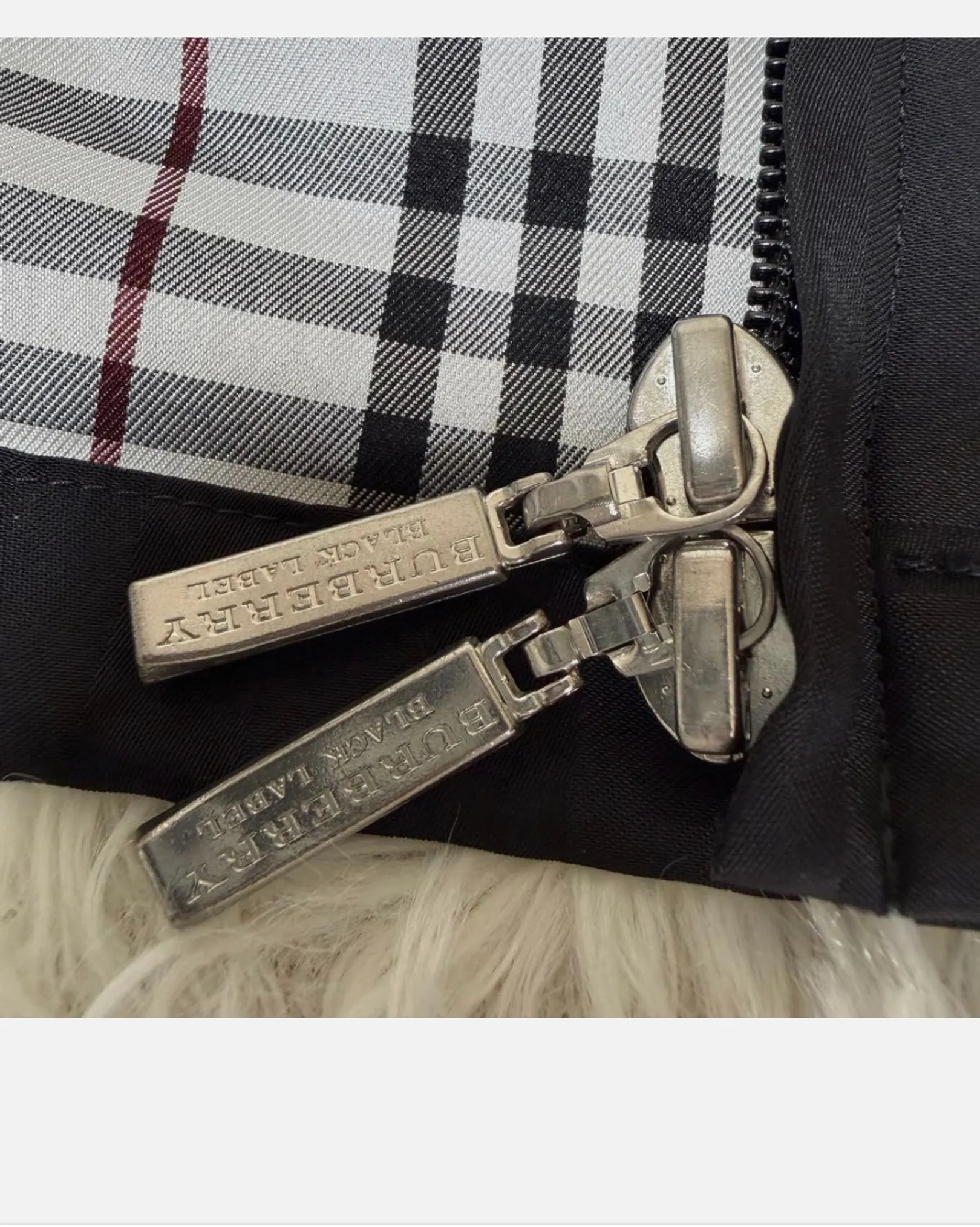 Burberry Black Label · Tise