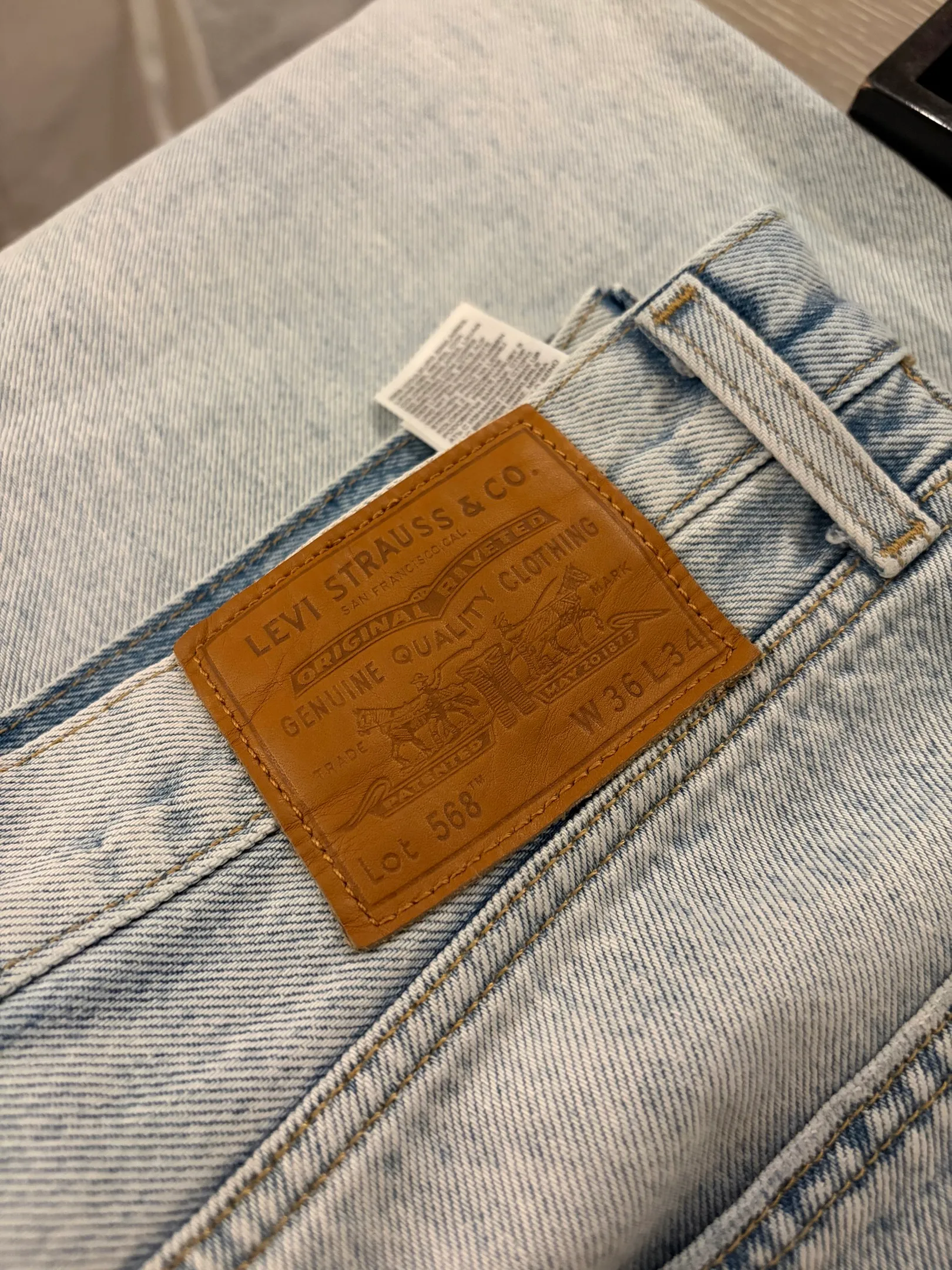 Levi's 568 Jeans · Tise